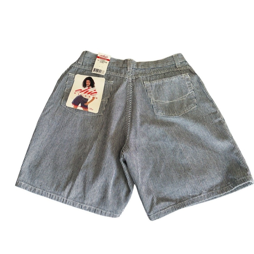 Vintage 90's Chic Women's Size 14 Average Shorts Pleated Seersucker Denim New